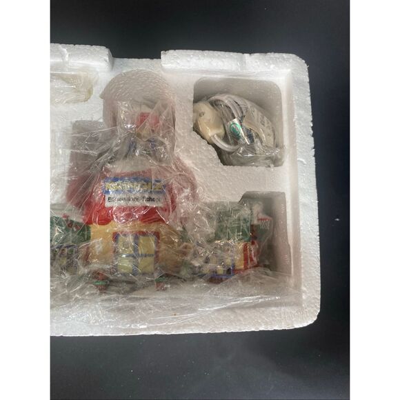 Department 56 Kringle Elfementary School - Picture 4 of 5